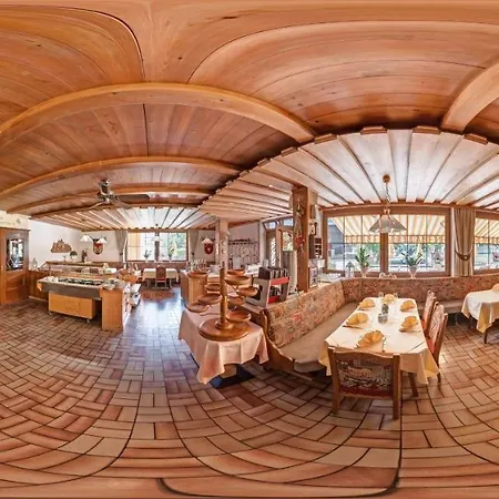 Hotel-restaurant Sonnhof מלון Radfeld